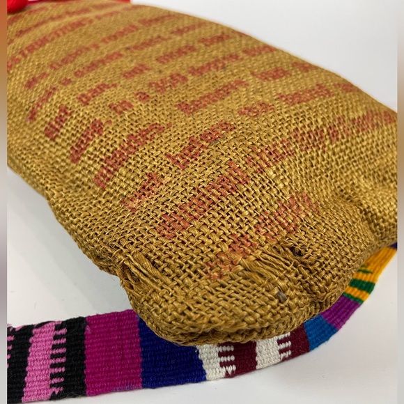 Vintage upcycled shell peanuts burlap crossbody bag - Picture 6 of 8